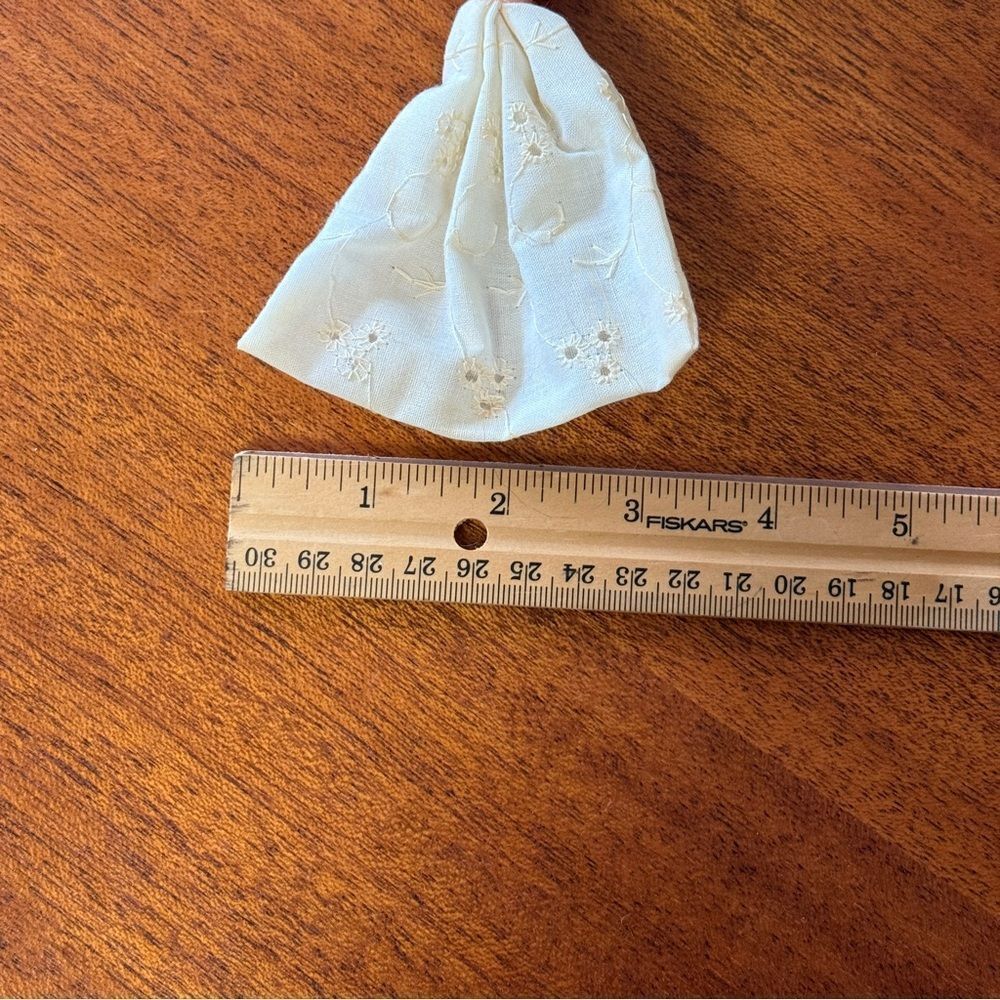 Vintage Eyelet Fabric Cream and Pink Bow Tie Hair Bow - Picture 10 of 10
